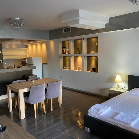 Coast Suites *