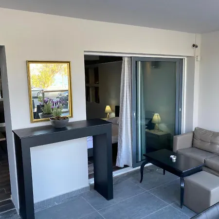 Coast Suites * Lechaio